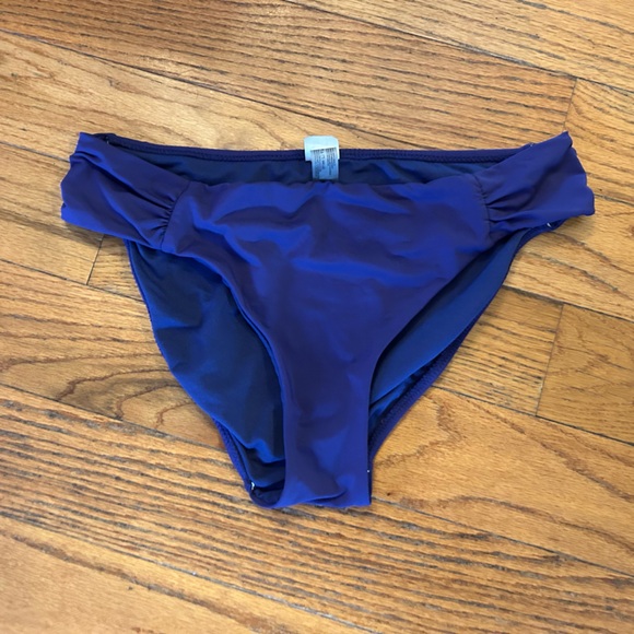 Purple low rise bikini bottom Medium - Picture 1 of 2